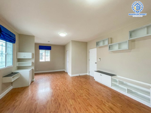 *****บ้านเดี่ยวมือสองนนทบุรี แบรนด์พฤกษา ม.ภัสสร7 รัตนาธิเบศร์ ถนนเมน! เนื้อที่ 60.1 ตร.ว. ฟังก์ชั่น 3 ห้องนอน 3 ห้องน้ำ ตกแต่ง Built-in ทั้งหลัง!  บนทำเลดีที่สุด ติดถนนใหญ่ เพียง 400 ม. จากรถไฟฟ้าสถานีบางพลู ใกล้เซ็นทรัลเวสต์เกต